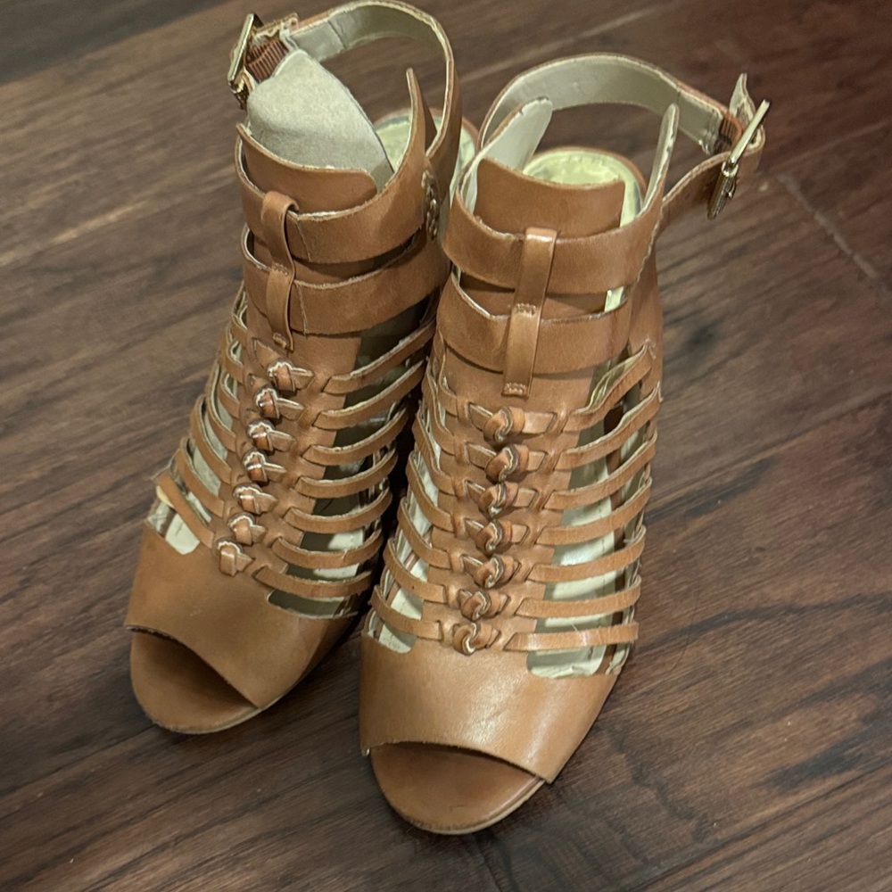 Vince Camuto Women's Tan Strappy Sandals Style Estelli size 8M / 38 - Picture 2 of 8